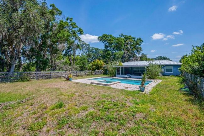 11015 S County Road 39, House other with 4 bedrooms, 2 bathrooms and null parking in Lithia FL | Image 33