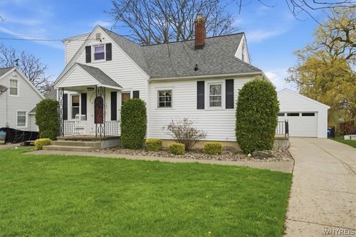 121 Country Parkway, Amherst, NY, 14221 | Card Image