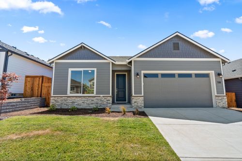 16-118 Valemont Dr, Eagle Point, OR, 97524 | Card Image