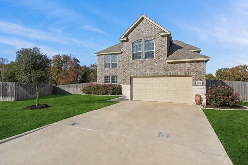 1700 Twin Oaks Cir, Brenham, TX, 77833-2800 | Card Image