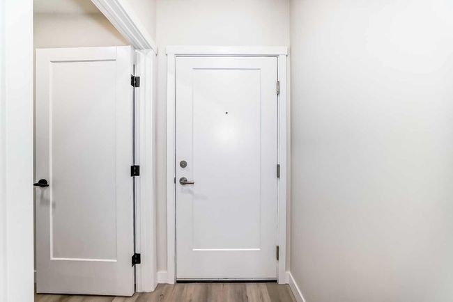 212 - 660 Shawnee Square Sw, Condo with 2 bedrooms, 2 bathrooms and 1 parking in Calgary AB | Image 7