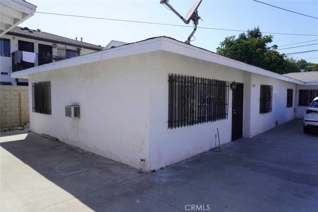 Residential Lease in Los Angeles 2