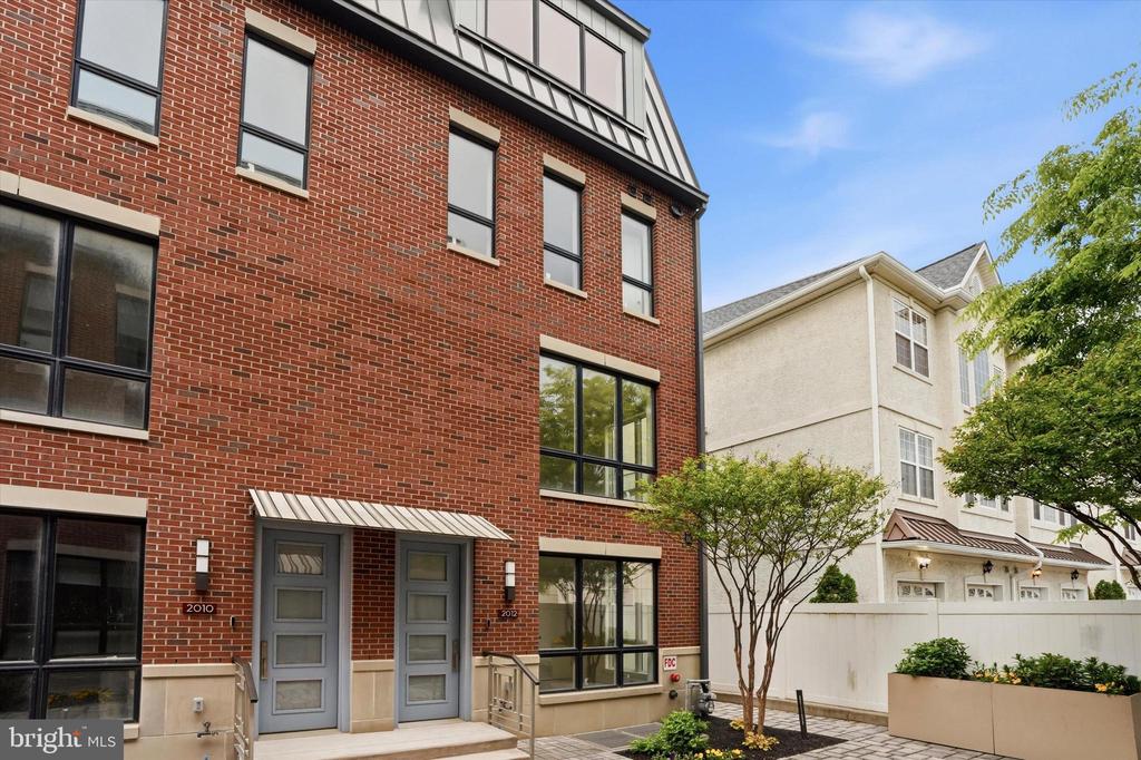Residential in PHILADELPHIA 4