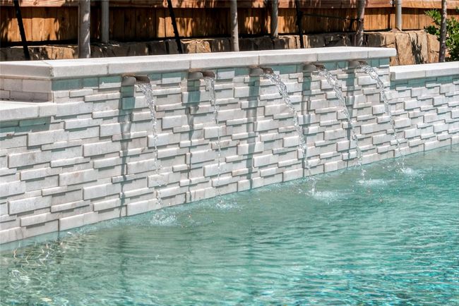 Water feature on pool | Image 35