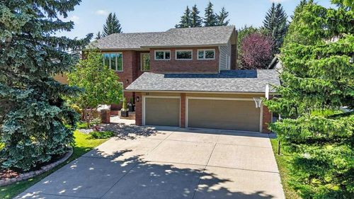 15 Woodacres Way Sw, Calgary, AB, T2W4W2 | Card Image