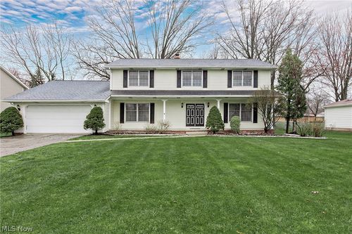 692 Davidson Dr, Highland Heights, OH, 44143-2050 | Card Image