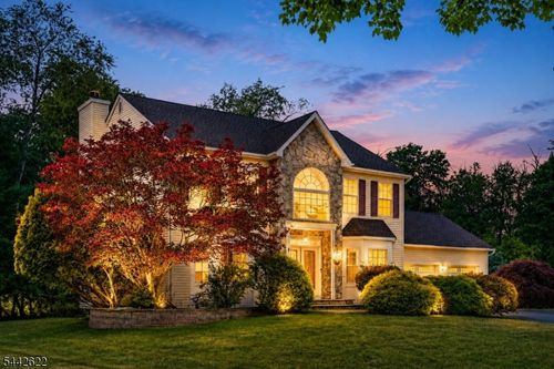 10 Whispering Pines Way, Piscataway, NJ, 08854-5086 | Card Image
