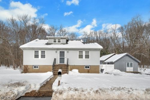 410 Horseneck Rd, Fairfield, NJ, 07004-1612 | Card Image