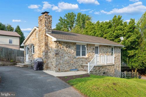 903 E C St, BRUNSWICK, MD, 21716-1820 | Card Image