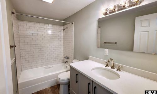 121 Roanoke Dr, Kill Devil Hills, NC, 27948-8623 | Card Image