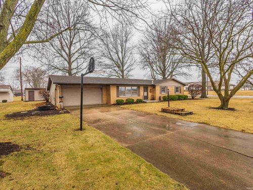 1224 Clark St, Berne, IN, 46711-1318 | Card Image