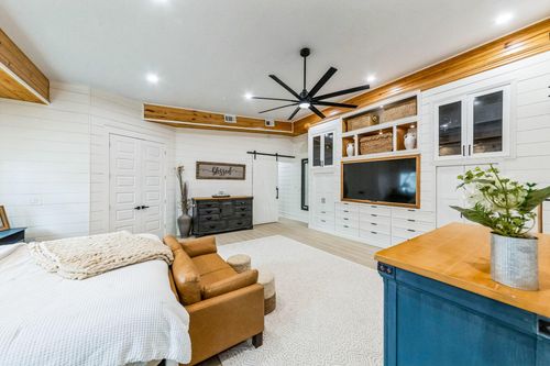 209 Horse Shoe Trl, Angleton, TX, 77515-7184 | Card Image