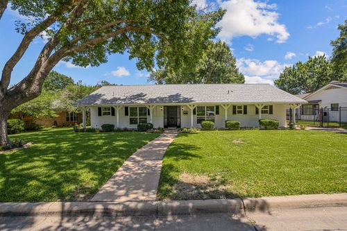 4529 Cloudview Rd, Fort Worth, TX, 76109-3325 | Card Image