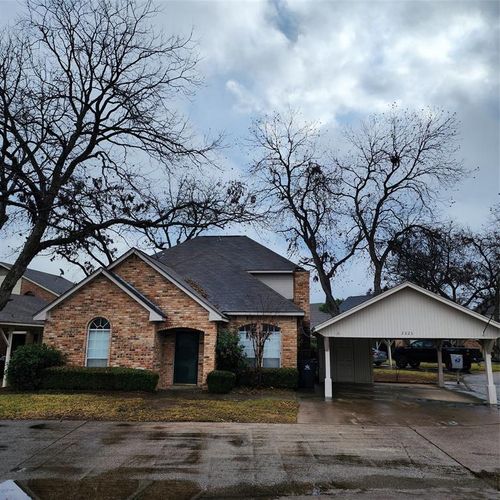 2823 Inniswood Circle, Arlington, TX, 76015 | Card Image