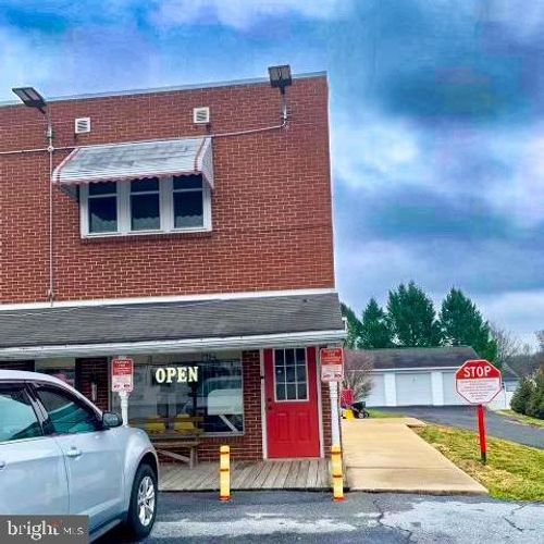 2-631 Hill Rd, WERNERSVILLE, PA, 19565-1817 | Card Image