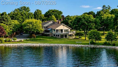 3850 Pine Harbor Dr, West Bloomfield, MI, 48323-1649 | Card Image