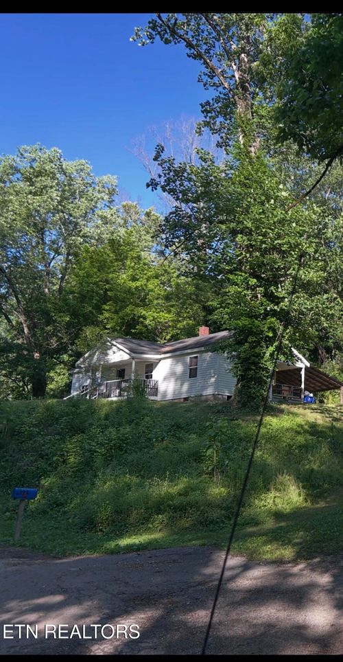 132 Cherry Dr, Harriman, TN, 37748-6100 | Card Image