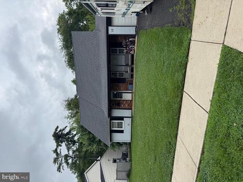 10 Glover Ln, Willingboro, NJ, 08046-3220 | Card Image