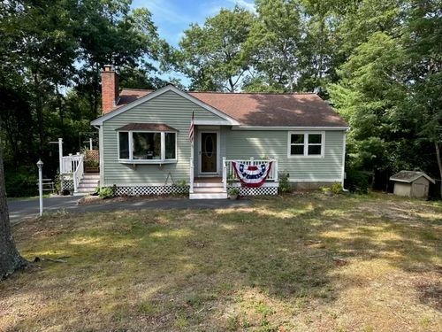 35 Scarlet Dr, Plymouth, MA, 02360-2318 | Card Image
