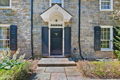 93 Merriweather Rd, Grosse Pointe Farms, MI, 48236-3622 | Card Image