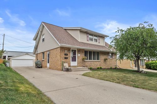 5031 S 26th St, Milwaukee, WI, 53221 | Card Image