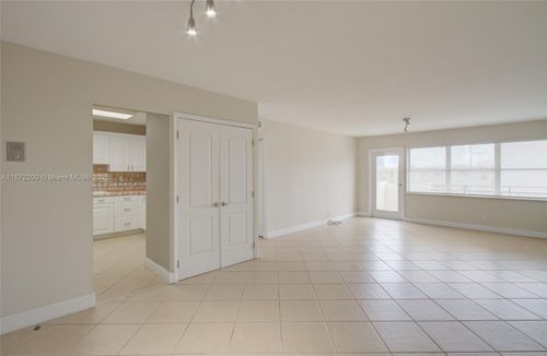 apt-702-401 Golden Isles Dr, Hallandale Beach, FL, 33009-7518 | Card Image