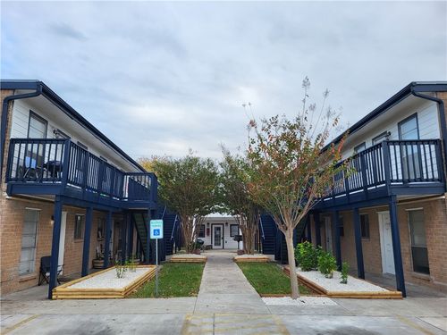7-425 Clifford St, Corpus Christi, TX, 78404-1945 | Card Image
