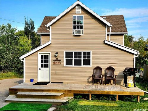 428 Sumner St, Esterhazy, SK, S0A0X0 | Card Image
