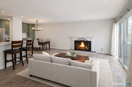 10-10 Sugar Maple Ln, Ridgefield, CT, 06877-3348 | Card Image