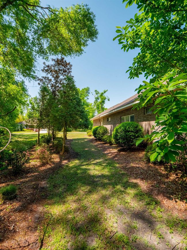 10262 Wildwood Cir, House other with 3 bedrooms, 2 bathrooms and null parking in Live Oak FL | Image 39
