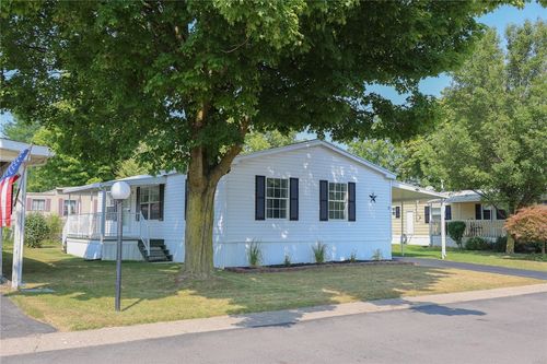 7 Village Pkwy, Manchester, NY, 14504-9741 | Card Image