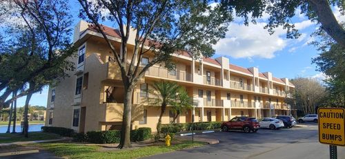 6735-6735 Coral Lake Dr, Margate, FL, 33063-5868 | Card Image