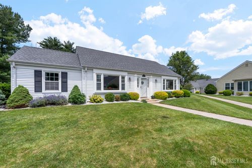 a-571 Westport Ln, MONROE TOWNSHIP, NJ, 08831-1882 | Card Image