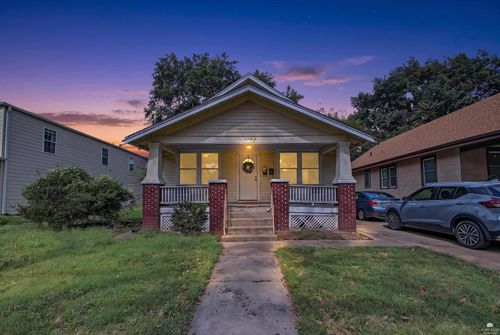 1112 Thurston St, Manhattan, KS, 66502-1690 | Card Image