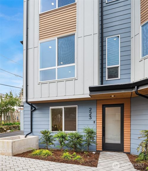 223 Ne 75th St, Seattle, WA, 98115 | Card Image