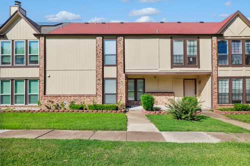 2405 Long Ridge Ln, Arlington, TX, 76014-1026 | Card Image