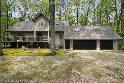 2637 White Pine Dr, Oxford, MI, 48370-2701 | Card Image
