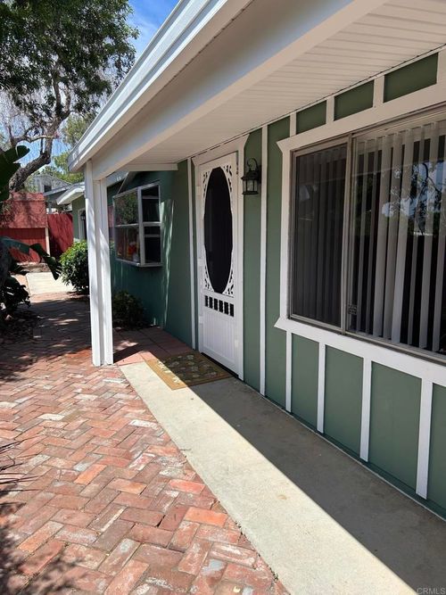 8621 Willow, Santee, CA, 92071 | Card Image