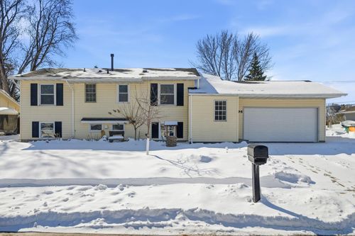 196 150th St W, Apple Valley, MN, 55124-8913 | Card Image