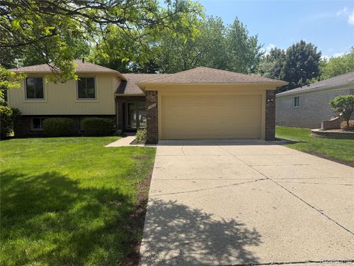 45429 Brunswick Dr, Canton, MI, 48187-1528 | Card Image