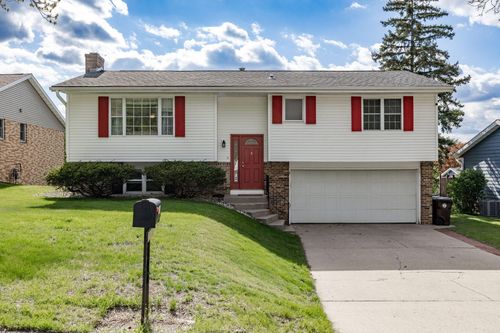 629 Hanson Ct, Onalaska, WI, 54650-2417 | Card Image
