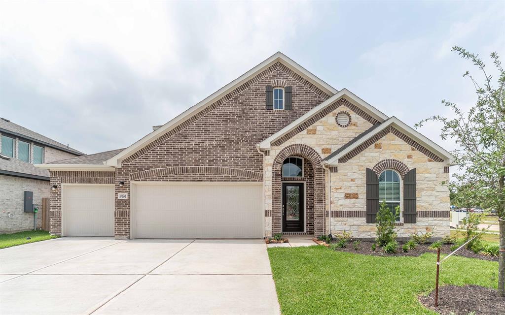 Golden Cypress Dr, Rosharon, TX 77583