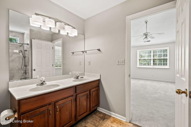 10707 Hickory Cove Ct, House other with 3 bedrooms, 4 bathrooms and null parking in Louisville KY | Image 21