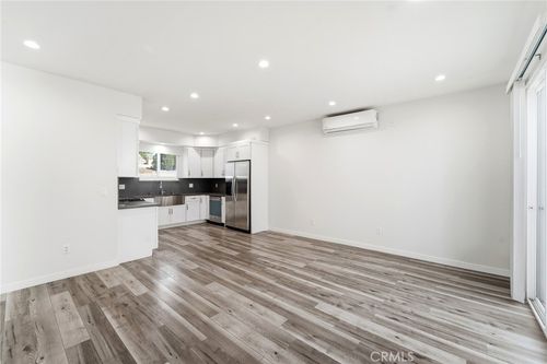 15942 Valerio St, Van Nuys, CA, 91406-3034 | Card Image