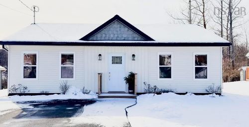 56 Green Lane, Falmouth, NS, B0P1P0 | Card Image