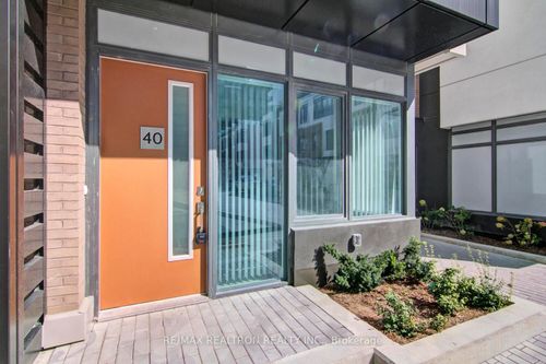 th40-1050 Portage Pky, Vaughan, ON, L4K0K3 | Card Image