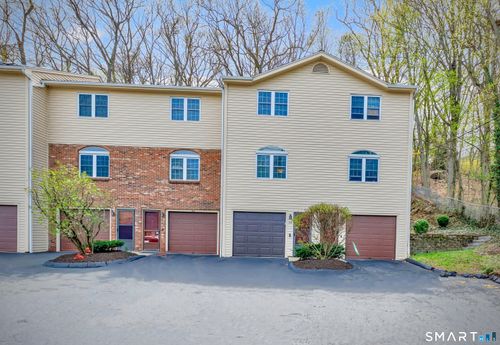 146-146 Howe Ave, Shelton, CT, 06484-4104 | Card Image
