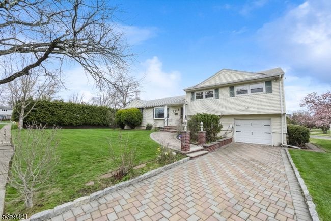 167 Rolling Hills Rd, House other with 5 bedrooms, 3 bathrooms and null parking in Clifton NJ | Image 26