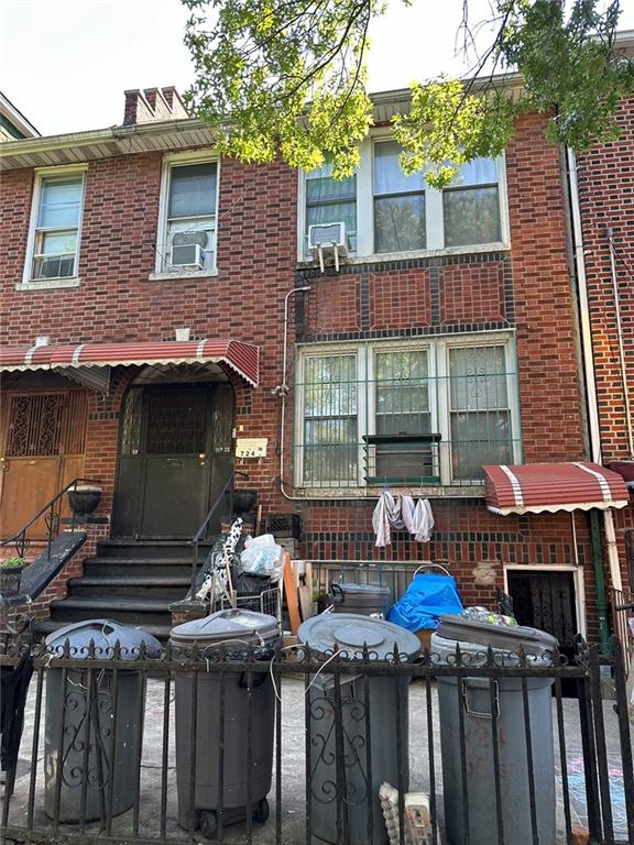 55th St, Brooklyn, NY 11220