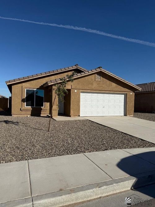 7958 E 46th St, Yuma, AZ, 85365-5753 | Card Image